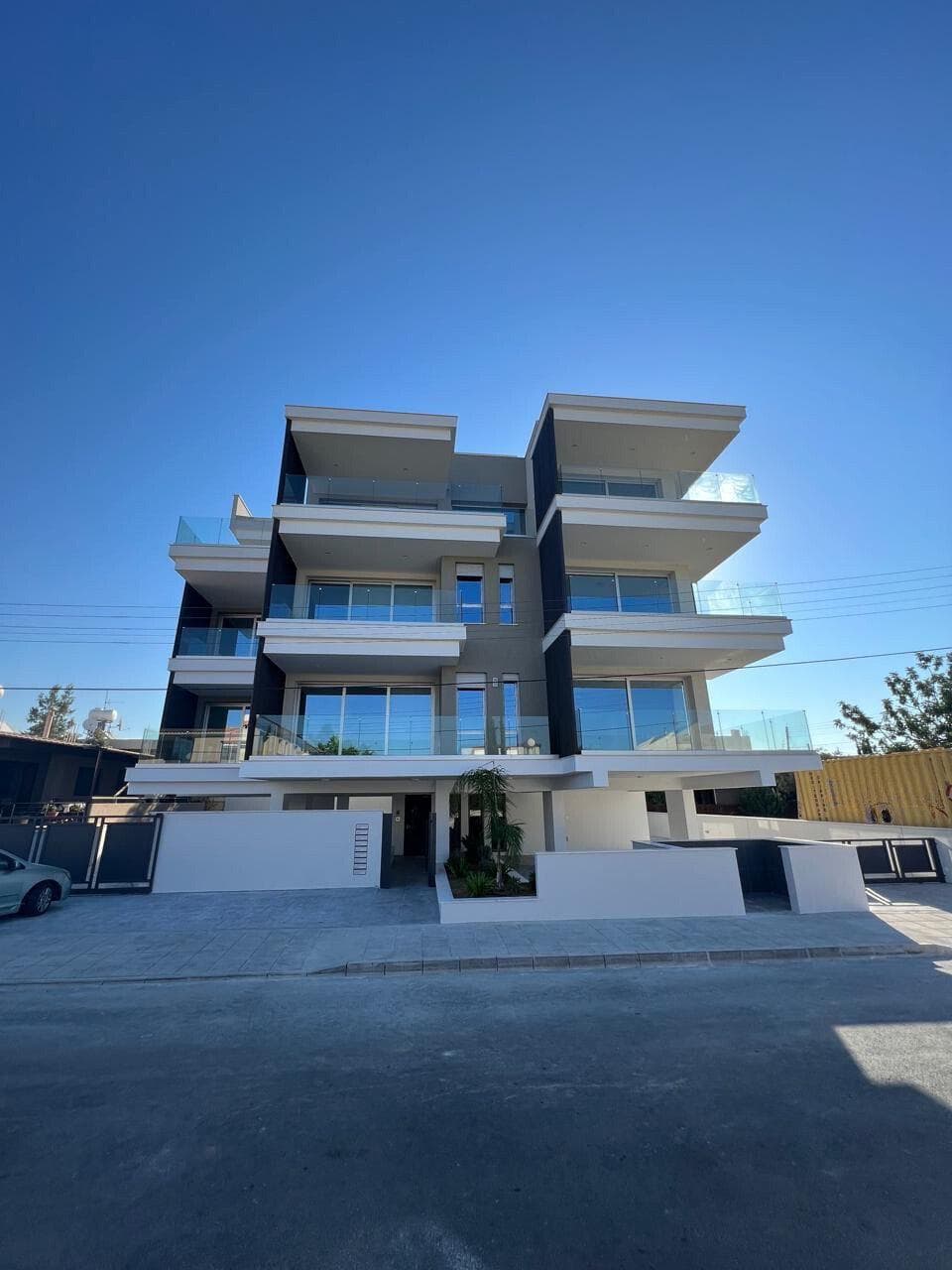 Modern residence with a parking in a quiet area, Limassol