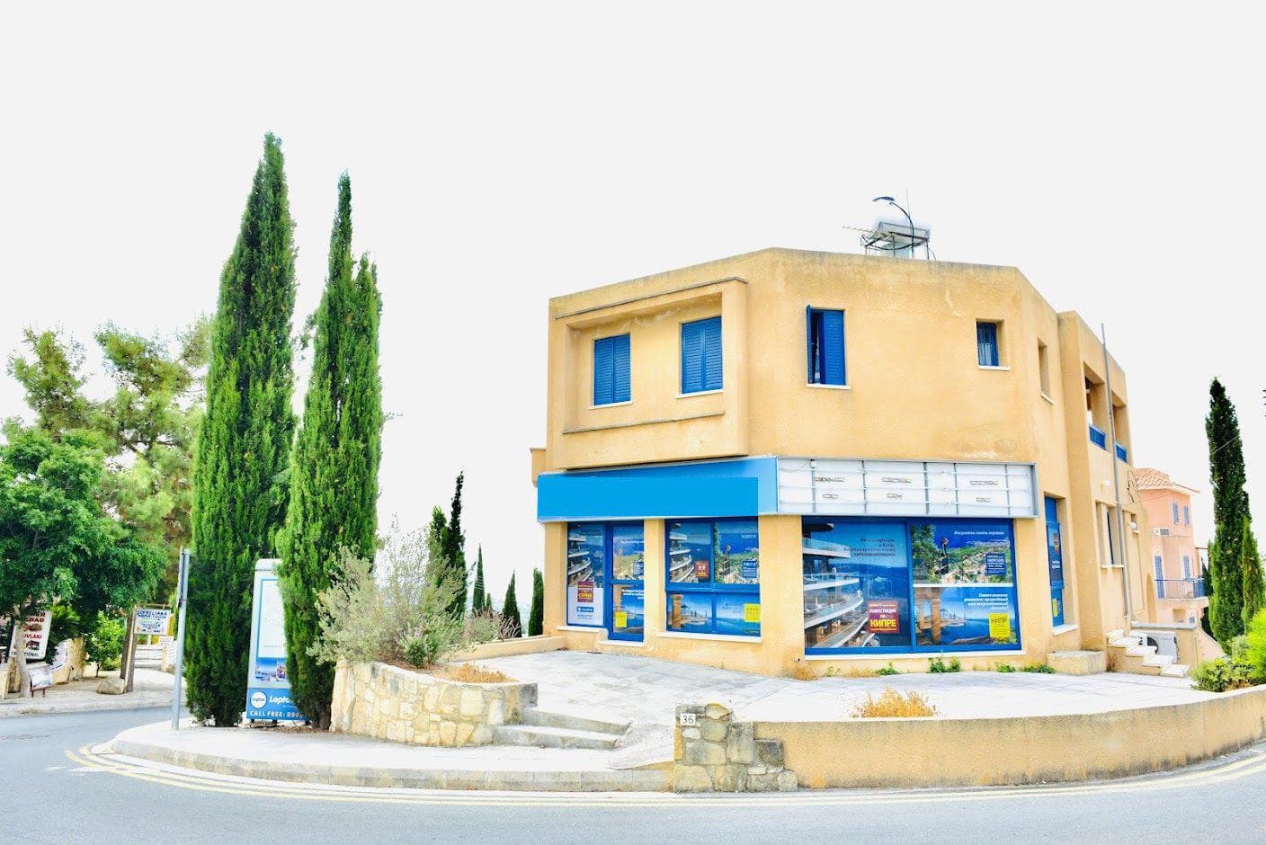 Residence with a panoramic view close to a golf course, Tala, Paphos
