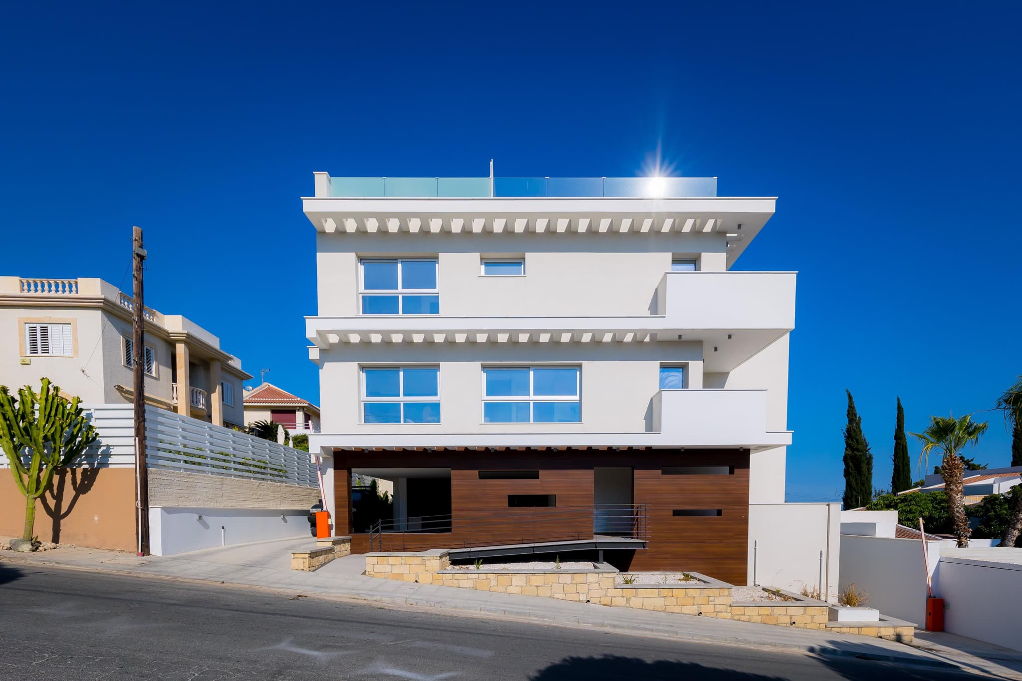 Low-rise complex with a roof-top terrace and sea views, Limassol