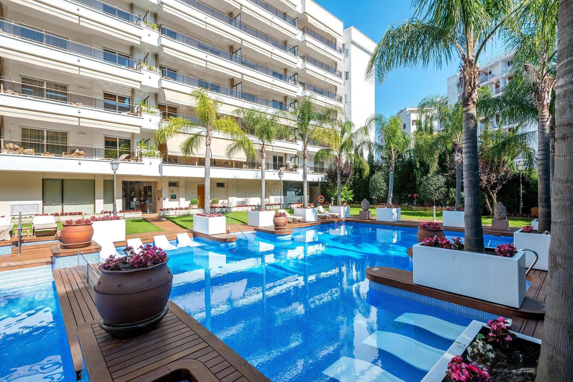 Exquisite apartments in an apart-hotel on the first line from Fenals beach, Lloret de Mar, Costa Brava