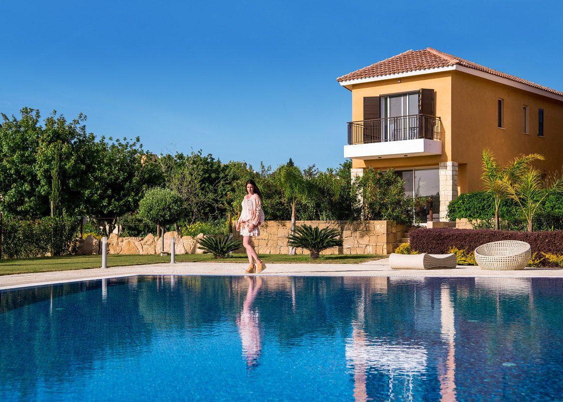 Luxury apartments and villas in a gated residence with swimming pools