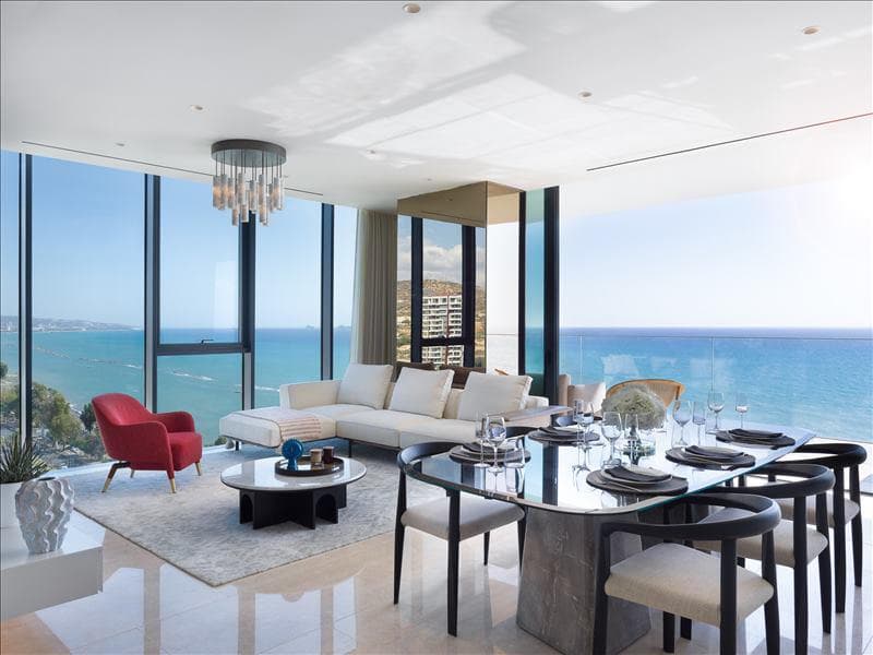 High-rise beachfront residence with swimming pools and a business center