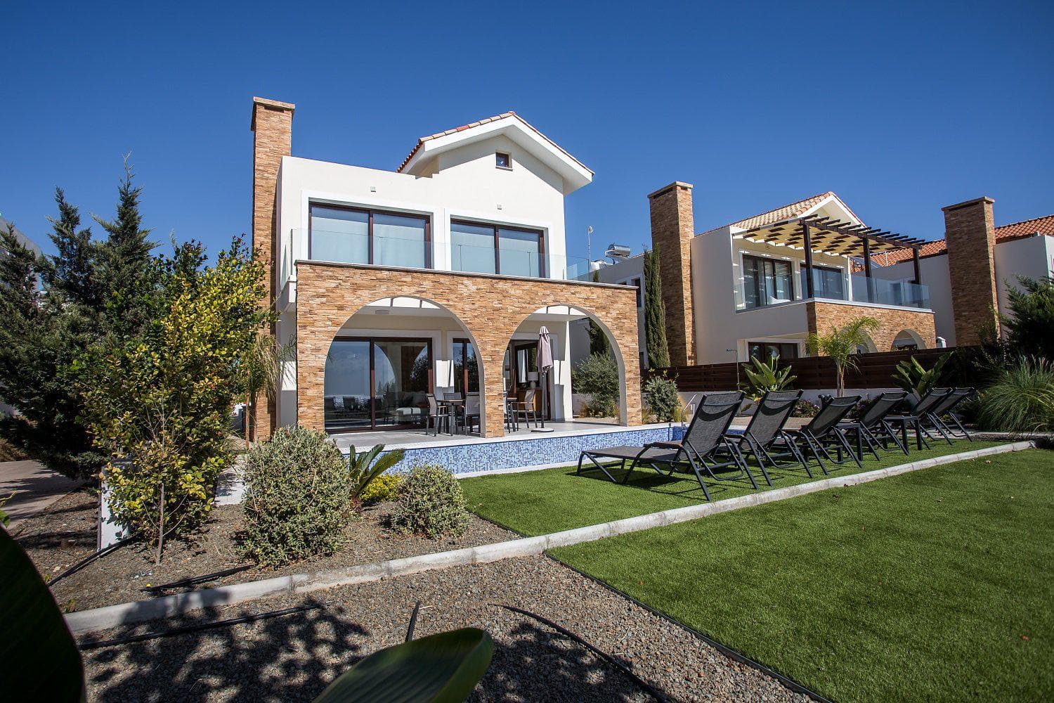 New complex of villas with swimming pools on the first sea line, Ayia Thekla