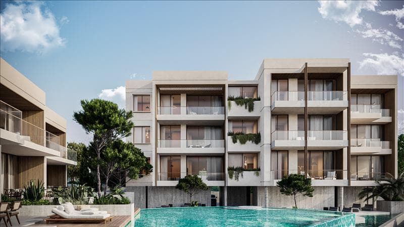 New residence with a swimming pool close to the beach