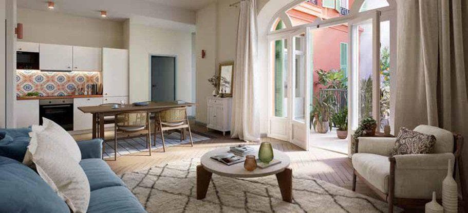 Elegant renovated apartment in a historic building, Nice city center