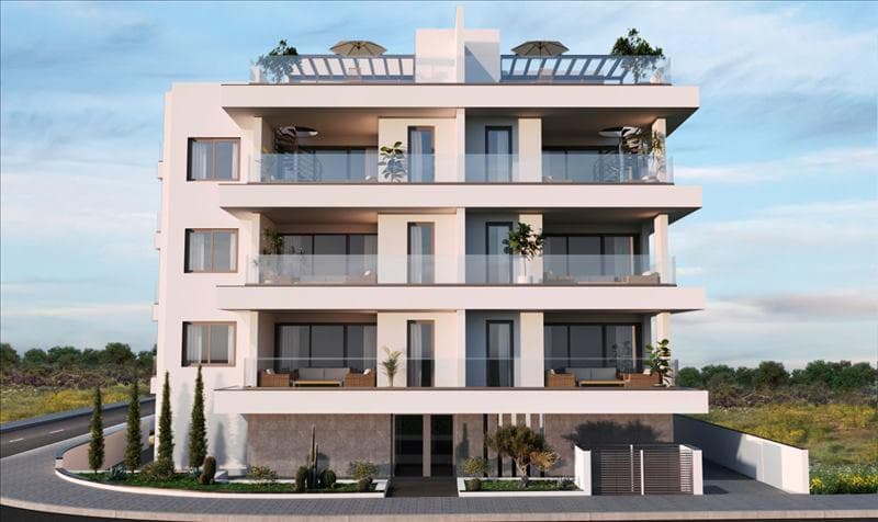 Residence with a parking close to the center of Larnaca
