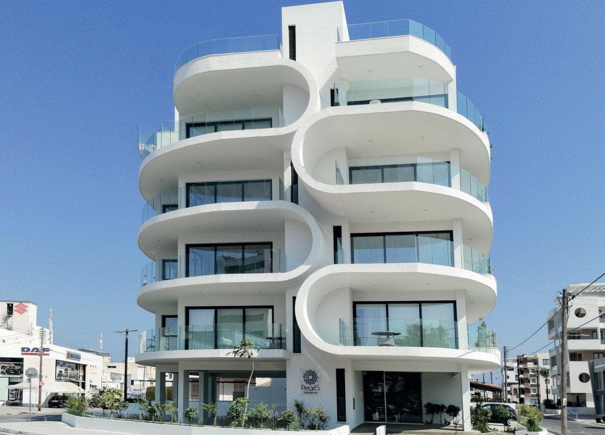 Low-rise residence near the new marina and the center of Larnaca