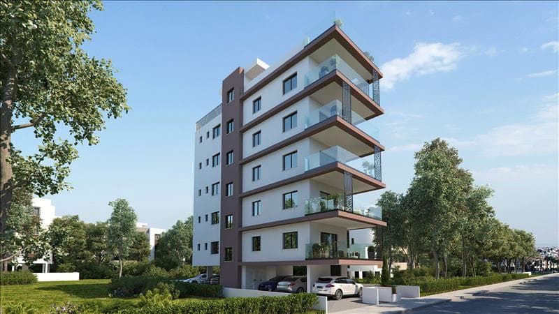 New complex of full-floor apartments close to the center of Larnaca